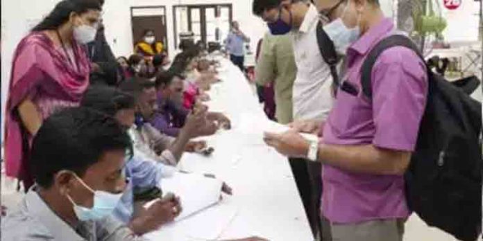 തൃക്കാക്കര ഉപതെരഞ്ഞെടുപ്പിനുള്ള പോളിങ് സാമഗ്രികളുടെ വിതരണം ആരംഭിച്ചു തൃക്കാക്കര ഉപതെരഞ്ഞെടുപ്പിനുള്ള പോളിങ് സാമഗ്രികളുടെ വിതരണം ആരംഭിച്ചു
