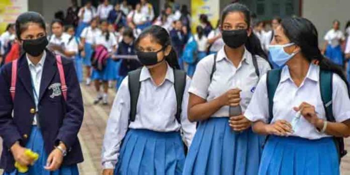 സ്കൂളുകള് പ്രവേശനോത്സവത്തോടെ ബുധനാഴ്ച പുതിയ അധ്യയനവര്ഷത്തിലേക്ക് സ്കൂളുകള് പ്രവേശനോത്സവത്തോടെ ബുധനാഴ്ച പുതിയ അധ്യയനവര്ഷത്തിലേക്ക്
