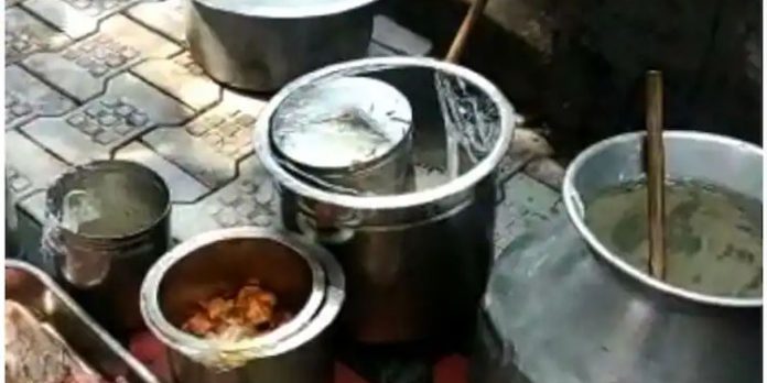 കോട്ടയത്ത് ഹോട്ടലുകളില് മിന്നല് പരിശോധന : നാലിടത്ത് നിന്നും പഴകിയ ഭക്ഷണം പിടിച്ചെടുത്തു ; പിഴ ഈടാക്കും കോട്ടയത്ത് ഹോട്ടലുകളില് മിന്നല് പരിശോധന : നാലിടത്ത് നിന്നും പഴകിയ ഭക്ഷണം പിടിച്ചെടുത്തു ; പിഴ ഈടാക്കും