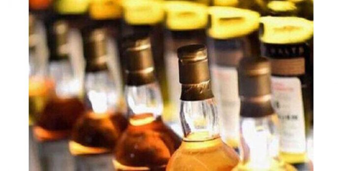 തണ്ണിതോട്ടിൽ അനധികൃത വിദേശമദ്യ വില്പന സംഘങ്ങൾ സജീവം തണ്ണിതോട്ടിൽ അനധികൃത വിദേശമദ്യ വില്പന സംഘങ്ങൾ സജീവം
