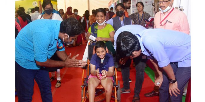 മുഖ്യമന്ത്രി എപ്പോള് വരും എനിക്ക് കാണണം, വാശി പിടിച്ച് ആന്റണി മുഖ്യമന്ത്രി എപ്പോള് വരും എനിക്ക് കാണണം, വാശി പിടിച്ച് ആന്റണി