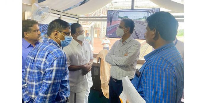 പ്ലാറ്റ് ഫോമുകളെ ബന്ധിപ്പിച്ചുകൊണ്ടുള്ള പുതിയ ഫുട് ഓവർ ബ്രിഡ്ജ് ; തോമസ് ചാഴികാടൻ എംപിയുടെ ആവശ്യത്തിന് അംഗീകാരം പ്ലാറ്റ് ഫോമുകളെ ബന്ധിപ്പിച്ചുകൊണ്ടുള്ള പുതിയ ഫുട് ഓവർ ബ്രിഡ്ജ് ; തോമസ് ചാഴികാടൻ എംപിയുടെ ആവശ്യത്തിന് അംഗീകാരം