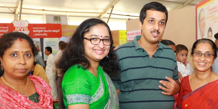 എബി പോളിന് മേളയുടെ സന്തോഷത്തിനൊപ്പം ജില്ലാ കളക്ടറെ നേരില് കണ്ട ആവേശവും എബി പോളിന് മേളയുടെ സന്തോഷത്തിനൊപ്പം ജില്ലാ കളക്ടറെ നേരില് കണ്ട ആവേശവും