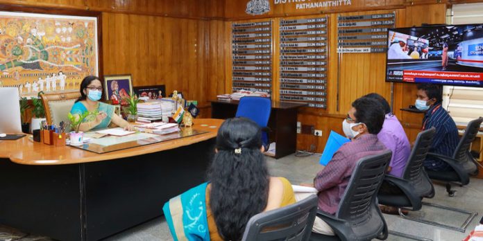 ഭൂമി വാങ്ങി ഭൂരഹിതര്ക്ക് നല്കുന്ന ലാന്ഡ് ബാങ്കിന്റെ നടപടികള് ത്വരിതപ്പെടുത്തണം : ജില്ലാ കളക്ടര് ഭൂമി വാങ്ങി ഭൂരഹിതര്ക്ക് നല്കുന്ന ലാന്ഡ് ബാങ്കിന്റെ നടപടികള് ത്വരിതപ്പെടുത്തണം : ജില്ലാ കളക്ടര്