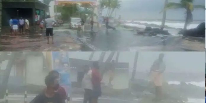 ആറാട്ടുപുഴയിൽ അതിശക്തമായ കടൽക്ഷോഭം : വലിയഴീക്കൽ പാലത്തിൻ്റെ അപ്രോച്ച് റോഡിൽ വെള്ളം കയറി ആറാട്ടുപുഴയിൽ അതിശക്തമായ കടൽക്ഷോഭം : വലിയഴീക്കൽ പാലത്തിൻ്റെ അപ്രോച്ച് റോഡിൽ വെള്ളം കയറി