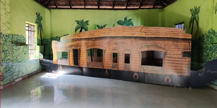 കെട്ടുവള്ളത്തിന്റെ മാതൃകയില് ക്ലാസ് മുറികളൊരുക്കി എണ്ണൂറാംവയൽ സി എം എസ് എൽ പി സ്കൂള് കെട്ടുവള്ളത്തിന്റെ മാതൃകയില് ക്ലാസ് മുറികളൊരുക്കി എണ്ണൂറാംവയൽ സി എം എസ് എൽ പി സ്കൂള്