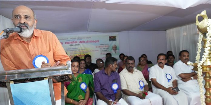 മേപ്രാല് ഗവ. സെന്റ് ജോണ്സ് എല്പി സ്കൂള് കെട്ടിടത്തിന്റെ ഉദ്ഘാടനം മുഖ്യമന്ത്രി നിര്വഹിച്ചു മേപ്രാല് ഗവ. സെന്റ് ജോണ്സ് എല്പി സ്കൂള് കെട്ടിടത്തിന്റെ ഉദ്ഘാടനം മുഖ്യമന്ത്രി നിര്വഹിച്ചു