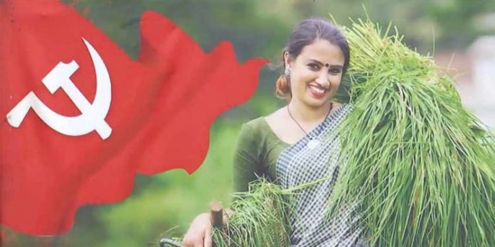 വാട്സാപ്പിൽ കിട്ടിയ ചിത്രം ഫ്ളക്സാക്കി ; സി.പി.ഐക്കാർക്കെതിരെ യുവതിയുടെ കേസ് വാട്സാപ്പിൽ കിട്ടിയ ചിത്രം ഫ്ളക്സാക്കി ; സി.പി.ഐക്കാർക്കെതിരെ യുവതിയുടെ കേസ്