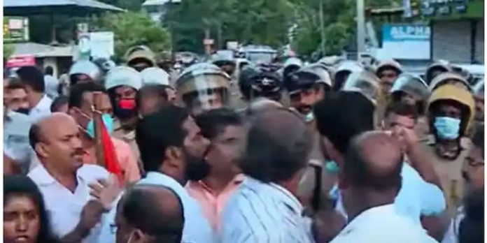 നൂറനാട് കോൺഗ്രസ് ഓഫീസ് ആക്രമണം ; ഇന്ന് കൂടുതൽ അറസ്റ്റിന് സാധ്യത നൂറനാട് കോൺഗ്രസ് ഓഫീസ് ആക്രമണം ; ഇന്ന് കൂടുതൽ അറസ്റ്റിന് സാധ്യത