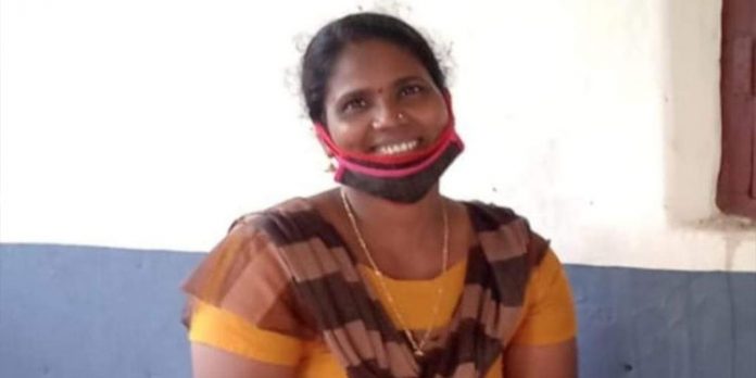 സ്കൂട്ടറും ബൈക്കും കൂട്ടിയിടിച്ചുണ്ടായ അപകടത്തിൽ മരിച്ച പ്രിയാ മധുവിന്റെ സംസ്കാരം നടന്നു സ്കൂട്ടറും ബൈക്കും കൂട്ടിയിടിച്ചുണ്ടായ അപകടത്തിൽ മരിച്ച പ്രിയാ മധുവിന്റെ സംസ്കാരം നടന്നു