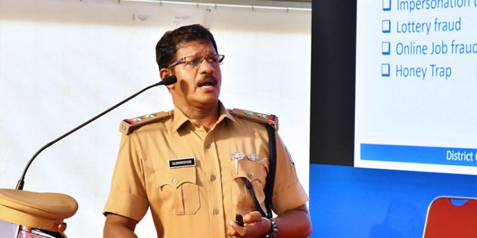 സൈബര് ഇടങ്ങളില് സ്ത്രീകര്ക്കും കുട്ടികള്ക്കും എതിരായ ആക്രമണം വര്ധിക്കുന്നു : അരവിന്ദാക്ഷന് നായര് സൈബര് ഇടങ്ങളില് സ്ത്രീകര്ക്കും കുട്ടികള്ക്കും എതിരായ ആക്രമണം വര്ധിക്കുന്നു : അരവിന്ദാക്ഷന് നായര്