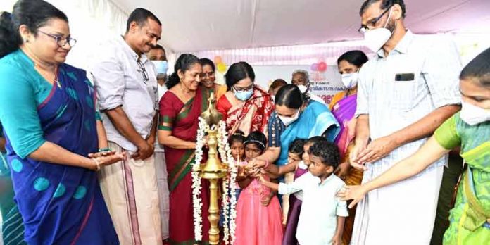 അങ്കണവാടി കുട്ടികള്ക്ക് മുട്ടയും പാലും നല്കുന്ന പദ്ധതി ജൂണ് മുതല് ആരംഭിക്കും : മന്ത്രി വീണാ ജോര്ജ് അങ്കണവാടി കുട്ടികള്ക്ക് മുട്ടയും പാലും നല്കുന്ന പദ്ധതി ജൂണ് മുതല് ആരംഭിക്കും : മന്ത്രി വീണാ ജോര്ജ്