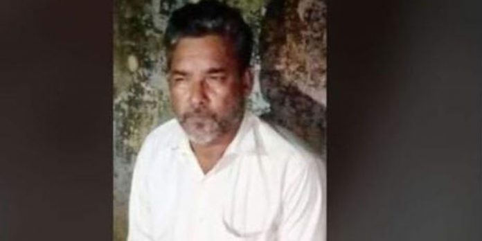 അരക്കോടി വിലവരുന്ന ഹാഷിഷ് ഓയിലുമായി 52കാരൻ അറസ്റ്റില് അരക്കോടി വിലവരുന്ന ഹാഷിഷ് ഓയിലുമായി 52കാരൻ അറസ്റ്റില്