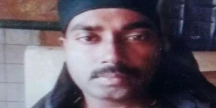 കൊല്ലത്ത് സൈനികൻ ട്രെയിൻ തട്ടി മരിച്ചു ; ആത്മഹത്യ പ്രവണതയുണ്ടായിരുന്നുവെന്ന് ബന്ധുക്കള് കൊല്ലത്ത് സൈനികൻ ട്രെയിൻ തട്ടി മരിച്ചു ; ആത്മഹത്യ പ്രവണതയുണ്ടായിരുന്നുവെന്ന് ബന്ധുക്കള്