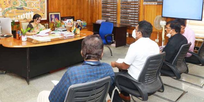 എല്ലാ സ്കൂള് വാഹനങ്ങളുടെയും ഫിറ്റ്നസ് പരിശോധിക്കും എല്ലാ സ്കൂള് വാഹനങ്ങളുടെയും ഫിറ്റ്നസ് പരിശോധിക്കും