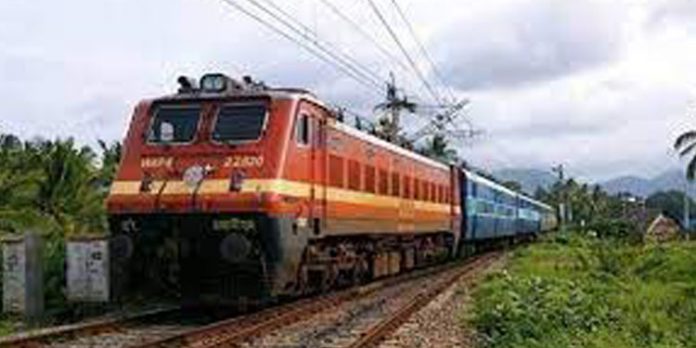 പത്താം ക്ലാസുകാര്ക്ക് റെയിൽവേയില് ട്രേഡ് അപ്രന്റീസ് ആകാം ; അവസാന തീയതി ജൂണ് 3 പത്താം ക്ലാസുകാര്ക്ക് റെയിൽവേയില് ട്രേഡ് അപ്രന്റീസ് ആകാം ; അവസാന തീയതി ജൂണ് 3