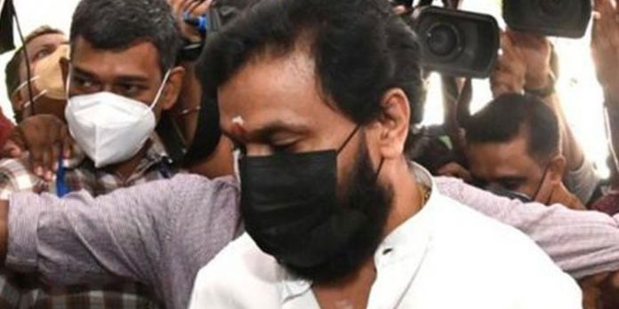ദിലീപിന്റെ ഫോണിലെ തെളിവുകൾ നശിപ്പിക്കാൻ നിർദേശിച്ചു ; അഭിഭാഷകരെ പ്രതി ചേർക്കും ദിലീപിന്റെ ഫോണിലെ തെളിവുകൾ നശിപ്പിക്കാൻ നിർദേശിച്ചു ; അഭിഭാഷകരെ പ്രതി ചേർക്കും