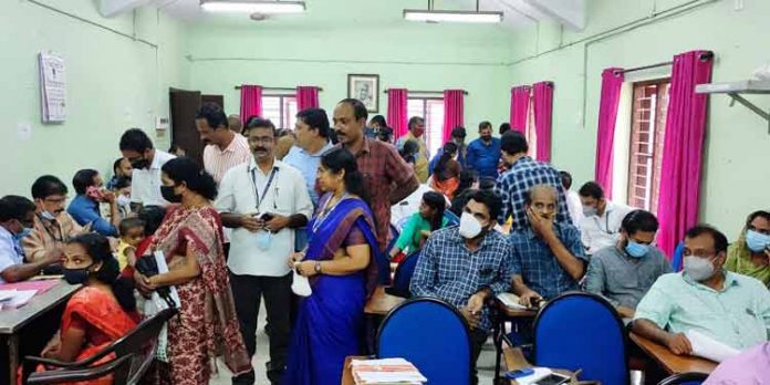 റവന്യൂ റിക്കവറി : ബാങ്ക് വായ്പ കുടിശ്ശിക നിവാരണ മേള വന് വിജയത്തിലേക്ക് റവന്യൂ റിക്കവറി : ബാങ്ക് വായ്പ കുടിശ്ശിക നിവാരണ മേള വന് വിജയത്തിലേക്ക്