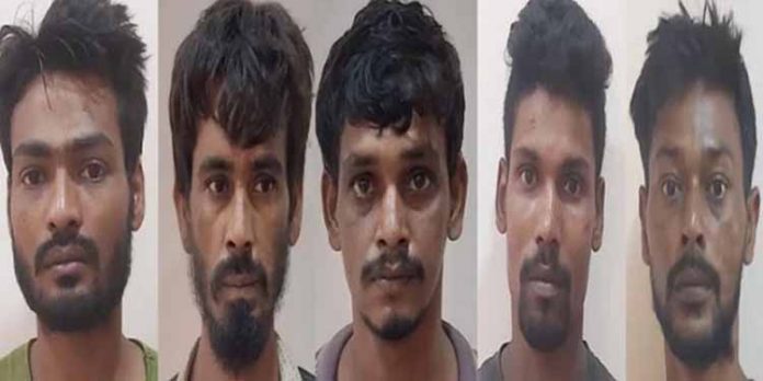 പകല് ആക്രി പെറുക്കും, രാത്രി മോഷണം ; പെരുമ്പാവൂരില് അന്യസംസ്ഥാന തൊഴിലാളികള് അറസ്റ്റിൽ പകല് ആക്രി പെറുക്കും, രാത്രി മോഷണം ; പെരുമ്പാവൂരില് അന്യസംസ്ഥാന തൊഴിലാളികള് അറസ്റ്റിൽ