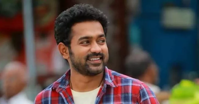 സിനിമാ ഷൂട്ടിങ്ങിനിടയിൽ നടൻ ആസിഫ് അലിക്ക് പരുക്ക് സിനിമാ ഷൂട്ടിങ്ങിനിടയിൽ നടൻ ആസിഫ് അലിക്ക് പരുക്ക്