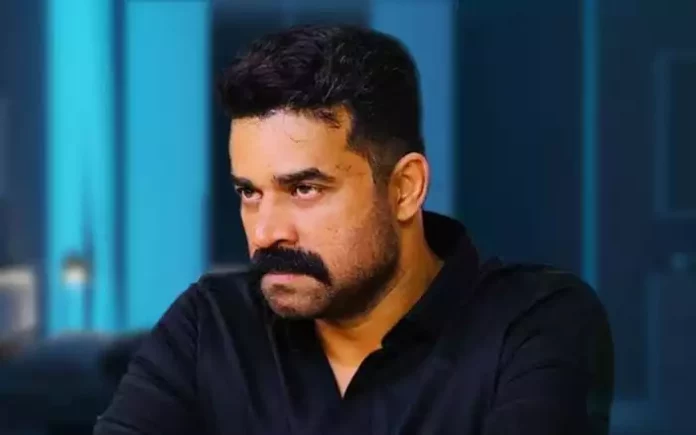 വിജയ് ബാബുവിന്റെ മുൻകൂർ ജാമ്യാപേക്ഷ ഹൈക്കോടതി ഇന്ന് പരിഗണിക്കും വിജയ് ബാബുവിന്റെ മുൻകൂർ ജാമ്യാപേക്ഷ ഹൈക്കോടതി ഇന്ന് പരിഗണിക്കും