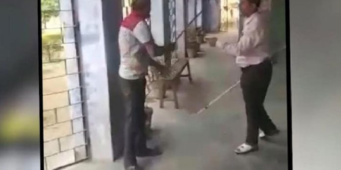 തർക്കം കയ്യാങ്കളിയിലെത്തി ; സ്കൂൾ പ്രിൻസിപ്പലും പ്യൂണും തമ്മിൽ തല്ല് തർക്കം കയ്യാങ്കളിയിലെത്തി ; സ്കൂൾ പ്രിൻസിപ്പലും പ്യൂണും തമ്മിൽ തല്ല്