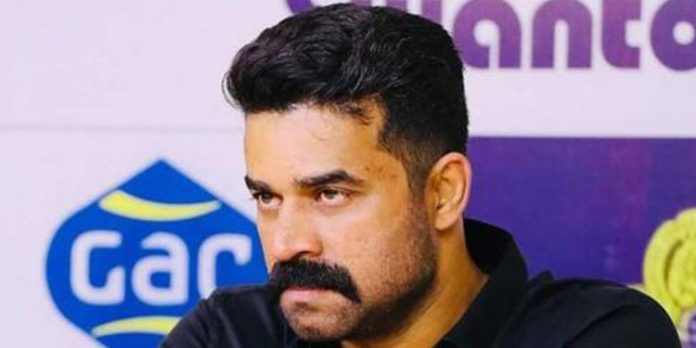 ബലാത്സംഗക്കേസ് ; വിജയ് ബാബുവിനെതിരായ അറസ്റ്റ് വാറന്റ് യുഎഇ പോലീസിന് കൈമാറി ബലാത്സംഗക്കേസ് ; വിജയ് ബാബുവിനെതിരായ അറസ്റ്റ് വാറന്റ് യുഎഇ പോലീസിന് കൈമാറി