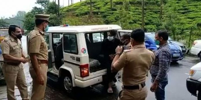 വണ്ടിപ്പെരിയാറിൽ ആറു വയസ്സുകാരിയെ പീഡിപ്പിച്ച് കൊലപ്പെടുത്തിയ കേസ് ; ആദ്യ ഘട്ട വിചാരണ പൂർത്തിയായി വണ്ടിപ്പെരിയാറിൽ ആറു വയസ്സുകാരിയെ പീഡിപ്പിച്ച് കൊലപ്പെടുത്തിയ കേസ് ; ആദ്യ ഘട്ട വിചാരണ പൂർത്തിയായി