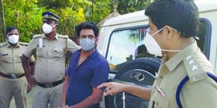 വിസ്മയയുടെ മുഖത്ത് പ്രതി ബൂട്ടിട്ട് ചവിട്ടിയെന്ന് പ്രോസിക്യൂഷൻ; ഇത് സൂര്യന് കീഴിലെ ആദ്യ കേസല്ലെന്ന് പ്രതിഭാഗം ; ഏറ്റുമുട്ടി പ്രതിഭാഗവും പ്രോസിക്യൂഷനും വിസ്മയയുടെ മുഖത്ത് പ്രതി ബൂട്ടിട്ട് ചവിട്ടിയെന്ന് പ്രോസിക്യൂഷൻ; ഇത് സൂര്യന് കീഴിലെ ആദ്യ കേസല്ലെന്ന് പ്രതിഭാഗം ; ഏറ്റുമുട്ടി പ്രതിഭാഗവും പ്രോസിക്യൂഷനും