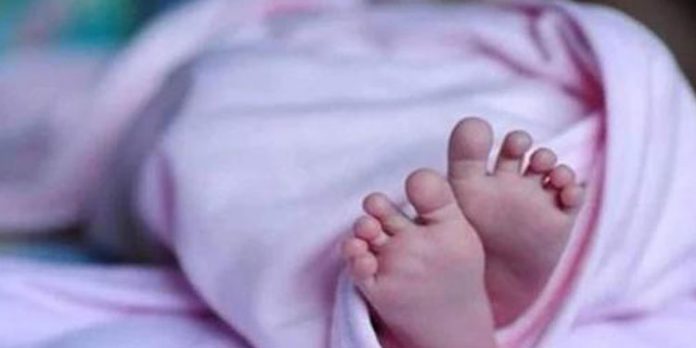 പ്രസവിച്ച് 15 മിനിറ്റിന് ശേഷം കുഞ്ഞിനെ ശ്വാസം മുട്ടിച്ച് കൊന്ന കേസില് യുവതിക്ക് ശിക്ഷ വിധിച്ചു പ്രസവിച്ച് 15 മിനിറ്റിന് ശേഷം കുഞ്ഞിനെ ശ്വാസം മുട്ടിച്ച് കൊന്ന കേസില് യുവതിക്ക് ശിക്ഷ വിധിച്ചു