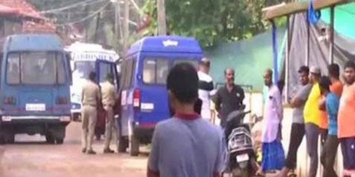 മംഗളൂരു മലാലി ബദരിയ ജുമാ മസ്ജിദിനുമേല് അവകാശവാദവുമായി ഹിന്ദു സംഘടനകള് മംഗളൂരു മലാലി ബദരിയ ജുമാ മസ്ജിദിനുമേല് അവകാശവാദവുമായി ഹിന്ദു സംഘടനകള്