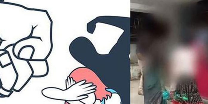 വള മോഷ്ടിച്ചെന്ന് ആരോപിച്ച് നടുറോഡില് യുവതിക്ക് ക്രൂരമര്ദനം വള മോഷ്ടിച്ചെന്ന് ആരോപിച്ച് നടുറോഡില് യുവതിക്ക് ക്രൂരമര്ദനം