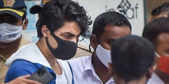 ക്രൂയിസ് മയക്കുമരുന്ന് കേസിൽ ആര്യൻ ഖാന് ക്ലീൻ ചിറ്റ് ക്രൂയിസ് മയക്കുമരുന്ന് കേസിൽ ആര്യൻ ഖാന് ക്ലീൻ ചിറ്റ്