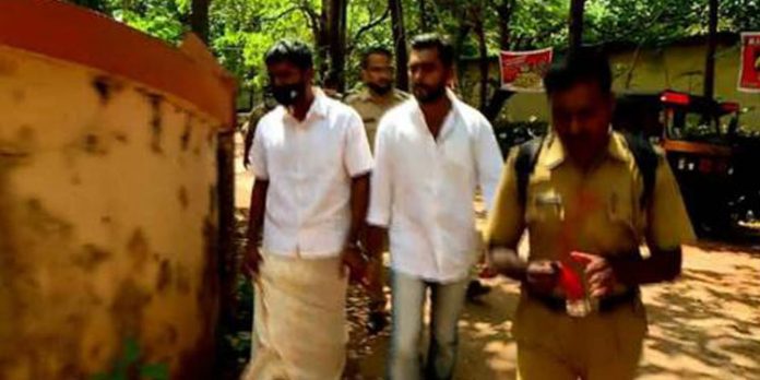 ജാനകി ടീച്ചര് കൊലക്കേസ് ; രണ്ട് പ്രതികൾ കുറ്റക്കാര് : ഒരാളെ വെറുതെ വിട്ടു – ശിക്ഷ നാളെ ജാനകി ടീച്ചര് കൊലക്കേസ് ; രണ്ട് പ്രതികൾ കുറ്റക്കാര് : ഒരാളെ വെറുതെ വിട്ടു – ശിക്ഷ നാളെ