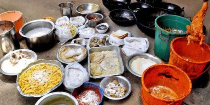 വൃത്തിയില്ല – കോഴിക്കോട് ആറ് സ്ഥാപനങ്ങള് ഭക്ഷ്യസുരക്ഷാ വകുപ്പ് പൂട്ടിച്ചു വൃത്തിയില്ല – കോഴിക്കോട് ആറ് സ്ഥാപനങ്ങള് ഭക്ഷ്യസുരക്ഷാ വകുപ്പ് പൂട്ടിച്ചു