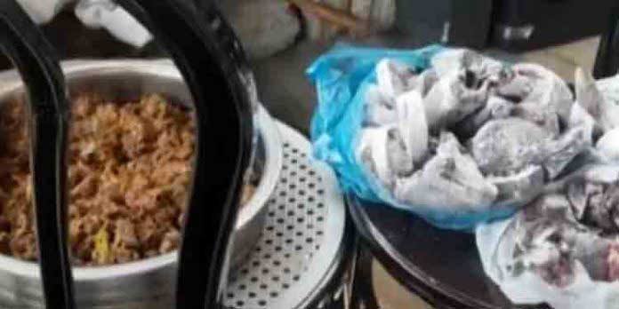 വയനാട്ടില് ഭക്ഷ്യവിഷബാധ ; 9 പേര് ആശുപത്രിയില് ; കമ്പളക്കാട് ക്രൗണ് ഹോട്ടലില് നിന്ന് പഴകിയ ഭക്ഷണം പിടിച്ചെടുത്തു വയനാട്ടില് ഭക്ഷ്യവിഷബാധ ; 9 പേര് ആശുപത്രിയില് ; കമ്പളക്കാട് ക്രൗണ് ഹോട്ടലില് നിന്ന് പഴകിയ ഭക്ഷണം പിടിച്ചെടുത്തു