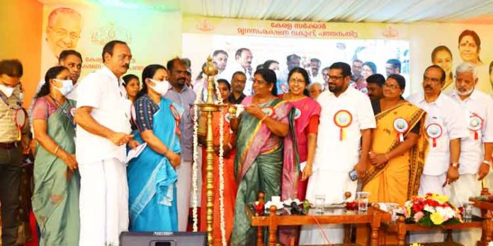 പാല് ഉത്പാദനത്തില് കേരളത്തെ ഒന്നാമത് എത്തിക്കും : മന്ത്രി ജെ.ചിഞ്ചുറാണി പാല് ഉത്പാദനത്തില് കേരളത്തെ ഒന്നാമത് എത്തിക്കും : മന്ത്രി ജെ.ചിഞ്ചുറാണി