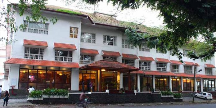 നമ്പര് 18 ഹോട്ടലില് എക്സൈസ് സംഘം പരിശോധന നടത്തി നമ്പര് 18 ഹോട്ടലില് എക്സൈസ് സംഘം പരിശോധന നടത്തി