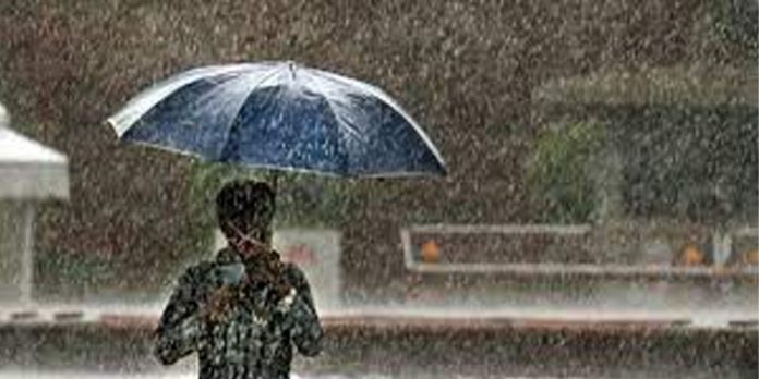 ന്യൂനമർദ്ദം : കേരളത്തിൽ വ്യാപക മഴയ്ക്ക് സാധ്യത ന്യൂനമർദ്ദം : കേരളത്തിൽ വ്യാപക മഴയ്ക്ക് സാധ്യത