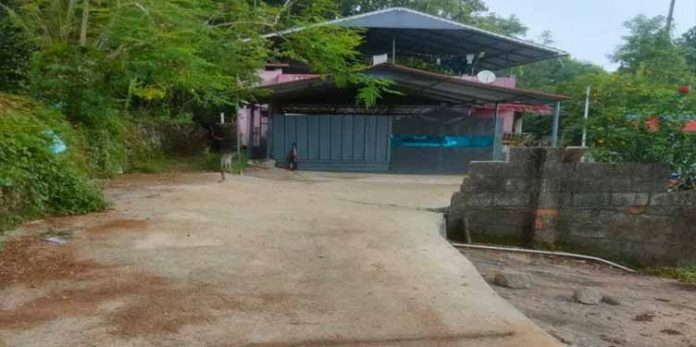 പഞ്ചായത്തിന്റെ ഫണ്ട് ഉപയോഗിച്ച് പണിത റോഡ് ഉപകാരപ്പെടുന്നത് ഒരു വ്യക്തിക്ക് മാത്രം പഞ്ചായത്തിന്റെ ഫണ്ട് ഉപയോഗിച്ച് പണിത റോഡ് ഉപകാരപ്പെടുന്നത് ഒരു വ്യക്തിക്ക് മാത്രം