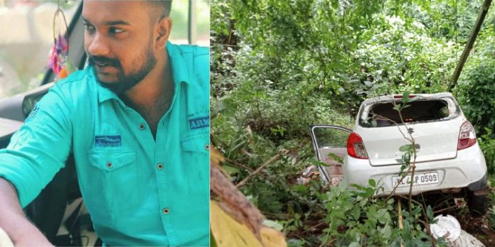 പ്ലാച്ചേരിയിൽ അമിത വേഗത്തിലെത്തിയ കാർ മറിഞ്ഞ് യുവാവ് മരിച്ചു പ്ലാച്ചേരിയിൽ അമിത വേഗത്തിലെത്തിയ കാർ മറിഞ്ഞ് യുവാവ് മരിച്ചു