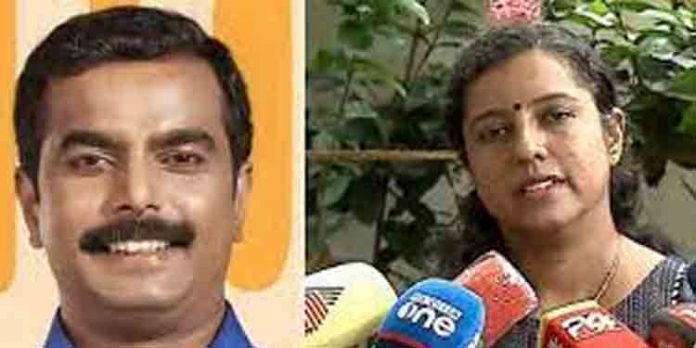യുഡിഎഫ് നേതൃത്വത്തിന് പങ്കില്ല ; വ്യാജവീഡിയോ കേസില് റിമാന്ഡ് റിപ്പോര്ട്ടിന്റെ വിശദാംശങ്ങള് പുറത്ത് യുഡിഎഫ് നേതൃത്വത്തിന് പങ്കില്ല ; വ്യാജവീഡിയോ കേസില് റിമാന്ഡ് റിപ്പോര്ട്ടിന്റെ വിശദാംശങ്ങള് പുറത്ത്