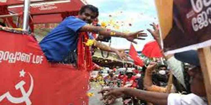 അസഹിഷ്ണത വീണ്ടും ; മാധ്യമ പ്രവര്ത്തകരെ ദിനേശ് മണി പുറത്താക്കി അസഹിഷ്ണത വീണ്ടും ; മാധ്യമ പ്രവര്ത്തകരെ ദിനേശ് മണി പുറത്താക്കി