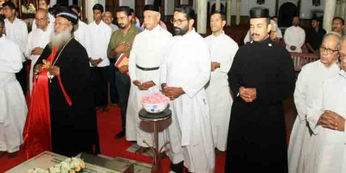 ചാവറയച്ഛന്റെ കബറിടം സന്ദര്ശിച്ച് ബസേലിയോസ് മാര്ത്തോമാ മാത്യൂസ് തൃതീയന് കാതോലിക്കാ ബാവാ ചാവറയച്ഛന്റെ കബറിടം സന്ദര്ശിച്ച് ബസേലിയോസ് മാര്ത്തോമാ മാത്യൂസ് തൃതീയന് കാതോലിക്കാ ബാവാ
