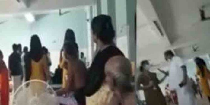 സര്ക്കാര് ആശുപത്രിയില് പഞ്ചായത്ത് പ്രസിഡന്റും ഡോക്ടറും തമ്മില് വാക്കേറ്റം സര്ക്കാര് ആശുപത്രിയില് പഞ്ചായത്ത് പ്രസിഡന്റും ഡോക്ടറും തമ്മില് വാക്കേറ്റം