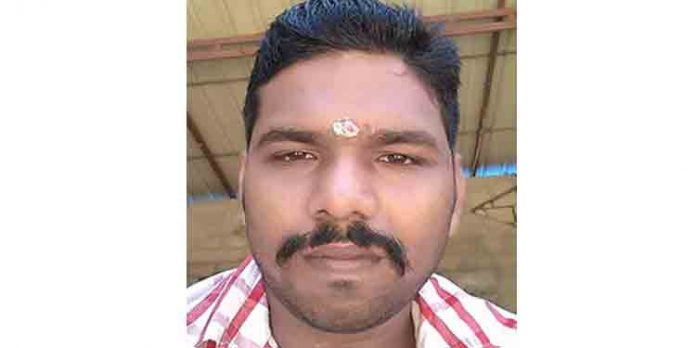 ചവറയില് പോലീസുകാരന് വൈദ്യുതാഘാതമേറ്റ് മരിച്ചു ചവറയില് പോലീസുകാരന് വൈദ്യുതാഘാതമേറ്റ് മരിച്ചു