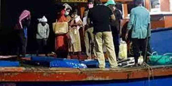 നീണ്ടകര ഹാര്ബറില് നിന്ന് കേടായ 300 കിലോ മത്സ്യം പിടികൂടി നശിപ്പിച്ചു നീണ്ടകര ഹാര്ബറില് നിന്ന് കേടായ 300 കിലോ മത്സ്യം പിടികൂടി നശിപ്പിച്ചു