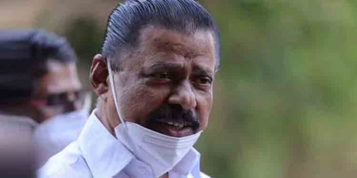 മദ്യപിച്ച് വാഹനമോടിച്ച് എക്സൈസ് മന്ത്രിയുടെ കാറിൽ ഇടിച്ചു ; യുവാവ് അറസ്റ്റിൽ മദ്യപിച്ച് വാഹനമോടിച്ച് എക്സൈസ് മന്ത്രിയുടെ കാറിൽ ഇടിച്ചു ; യുവാവ് അറസ്റ്റിൽ