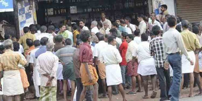 ബീവറേജ് ഔട്ട്ലറ്റുകളില് വിലകുറഞ്ഞ മദ്യം കിട്ടനില്ല ; സര്ക്കാര് പൂഴ്ത്തി വെയ്പ് നടത്തുകയാണെന്ന് ഉപഭോക്താക്കള് ബീവറേജ് ഔട്ട്ലറ്റുകളില് വിലകുറഞ്ഞ മദ്യം കിട്ടനില്ല ; സര്ക്കാര് പൂഴ്ത്തി വെയ്പ് നടത്തുകയാണെന്ന് ഉപഭോക്താക്കള്