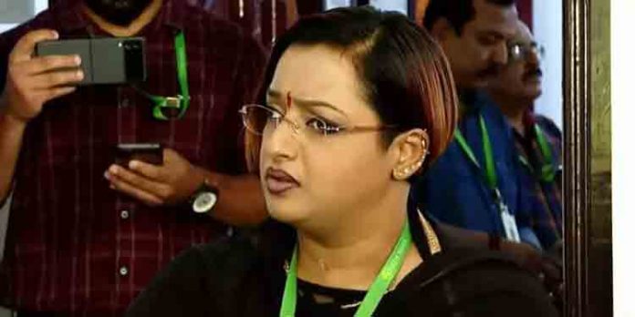 താന് എല്ലാം പറഞ്ഞ് കഴിഞ്ഞിട്ടില്ല ; തനിക്ക് രാഷ്ട്രീയ അജണ്ടയില്ലെന്ന് സ്വപ്ന താന് എല്ലാം പറഞ്ഞ് കഴിഞ്ഞിട്ടില്ല ; തനിക്ക് രാഷ്ട്രീയ അജണ്ടയില്ലെന്ന് സ്വപ്ന